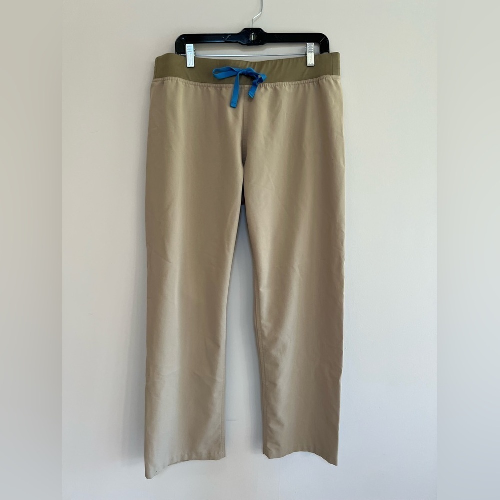 FIGS Livingston Basic Straight Leg Scrub Pants Limited Edition Beige #2413, L/P